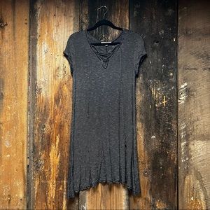 B/W knee-length casual dress